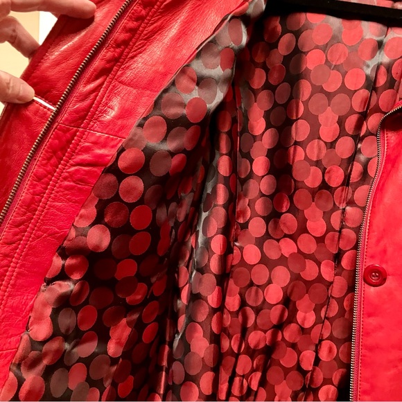Danier Genuine Lambskin Soft Leather Jacket in vibrant red Size Large - Picture 9 of 16